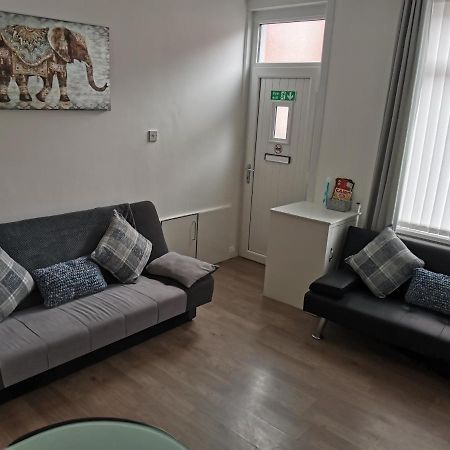 Welcome Home - Close To Town Centre - Full Holiday Home Blackpool Kültér fotó