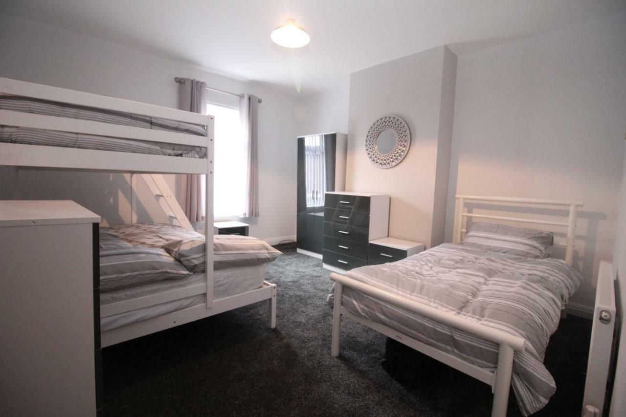Welcome Home - Close To Town Centre - Full Holiday Home Blackpool Kültér fotó